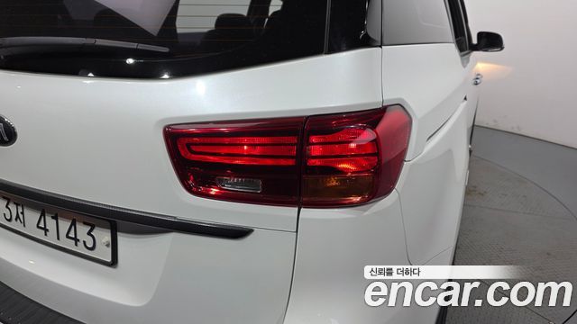 Kia Canival 2019 — photo 9