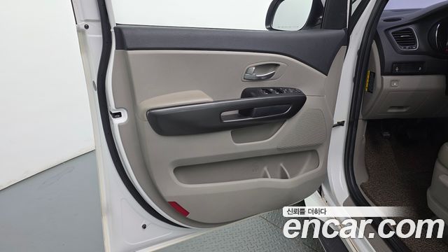 Kia Canival 2019 — photo 14