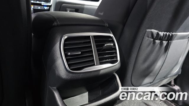 Hyundai Santafe 2019 — photo 31