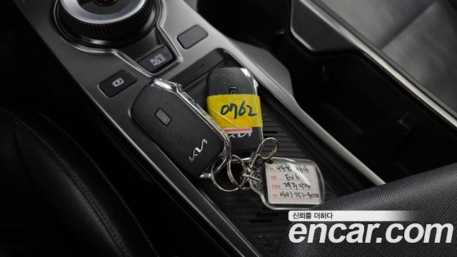 Kia EV6 2022 — photo 16
