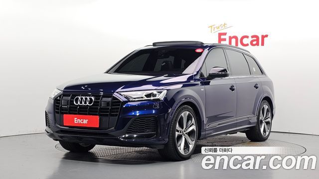 Audi Q7 2022 — photo 1