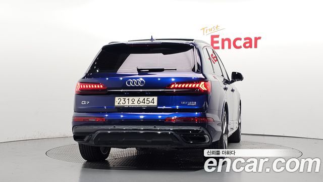 Audi Q7 2022 — photo 4