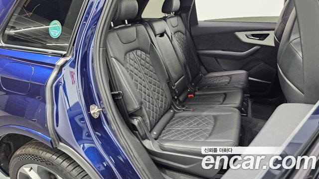 Audi Q7 2022 — photo 17