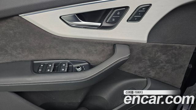 Audi Q7 2022 — photo 31