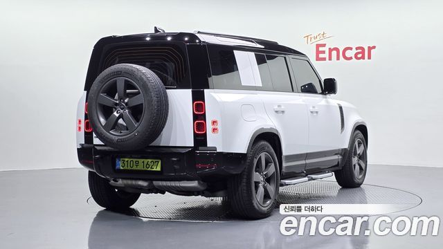Land Rover Defender 2025 — photo 2