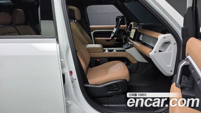 Land Rover Defender 2025 — photo 11
