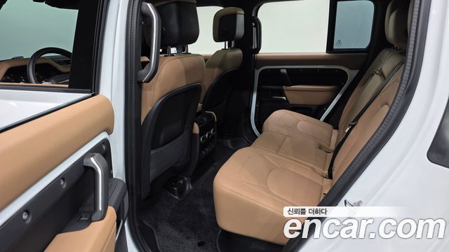 Land Rover Defender 2025 — photo 12