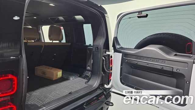 Land Rover Defender 2025 — photo 20