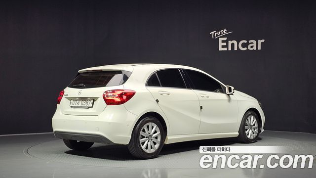 Mercedes-Benz A-Class 2017 — photo 2