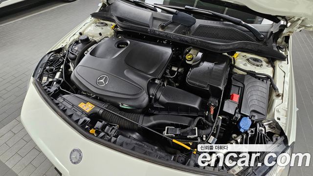Mercedes-Benz A-Class 2017 — photo 6