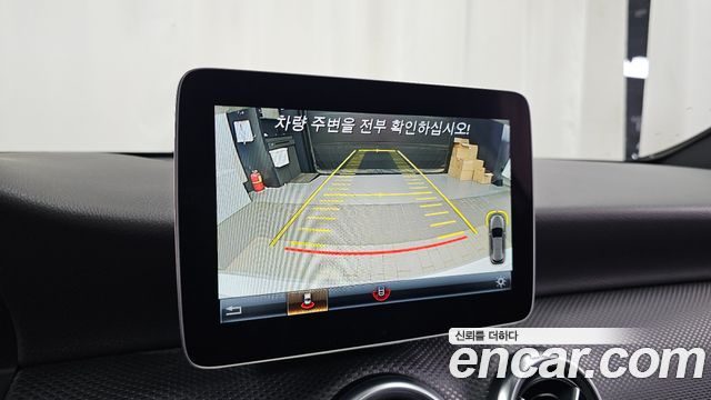 Mercedes-Benz A-Class 2017 — photo 15