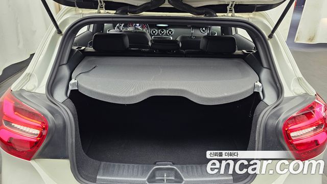Mercedes-Benz A-Class 2017 — photo 20