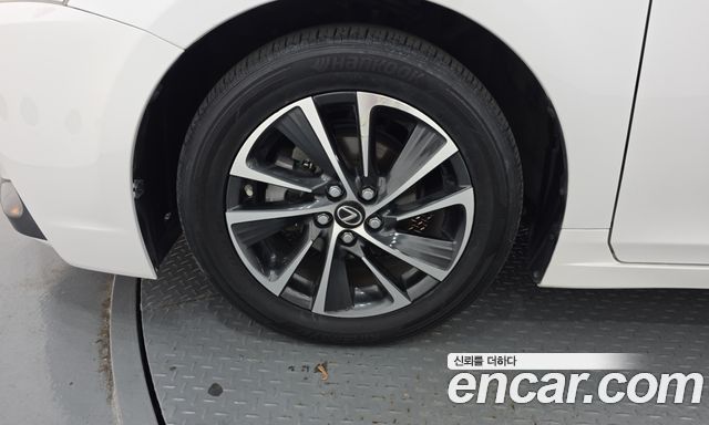 Lexus CT200h 2018 — photo 5