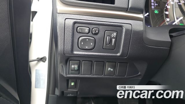 Lexus CT200h 2018 — photo 23