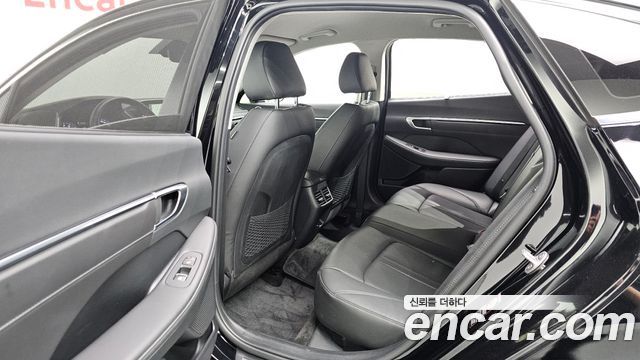 Hyundai Sonata 2023 — photo 11