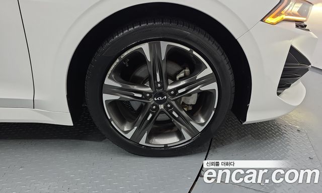 Kia K5 2023 — photo 5