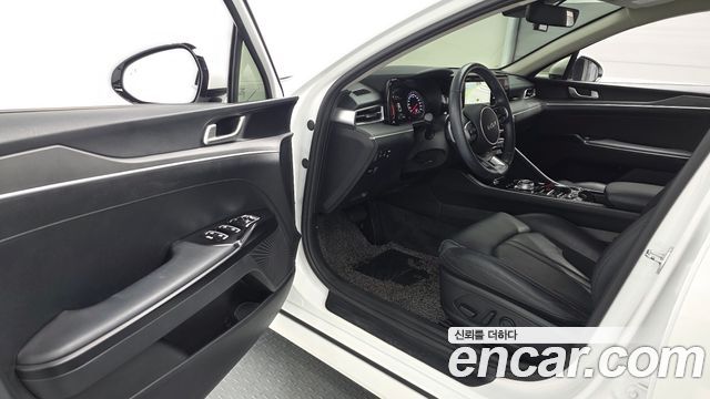 Kia K5 2023 — photo 10