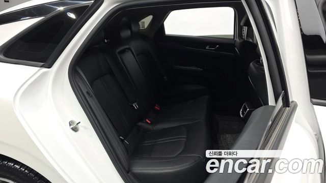 Kia K5 2023 — photo 11