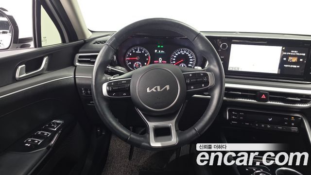 Kia K5 2023 — photo 12