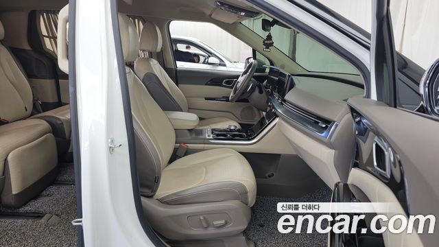Kia Canival 2021 — photo 11