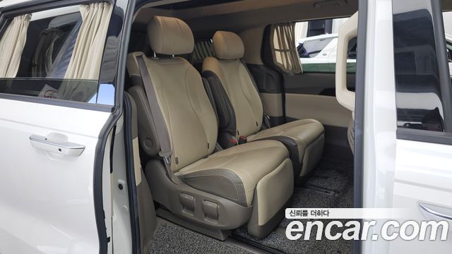 Kia Canival 2021 — photo 12