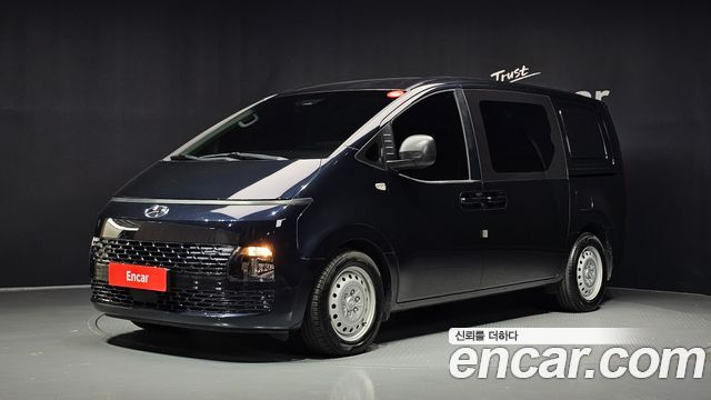 Hyundai Staria 2022 — photo 1