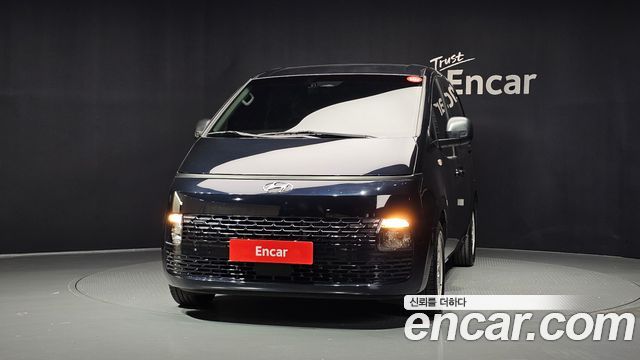 Hyundai Staria 2022 — photo 3