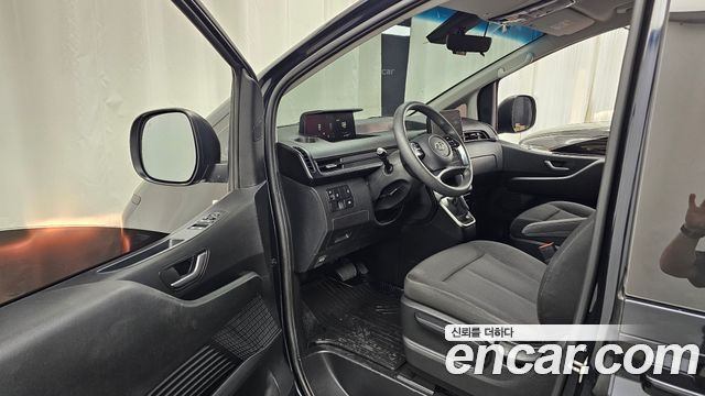 Hyundai Staria 2022 — photo 10