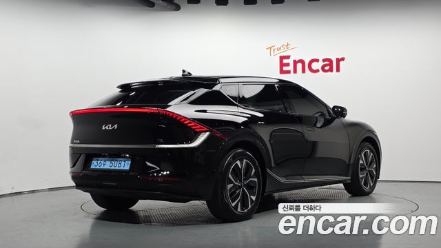 Kia EV6 2023 — photo 2
