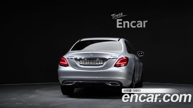 Mercedes-Benz C-Class 2019 — photo 4