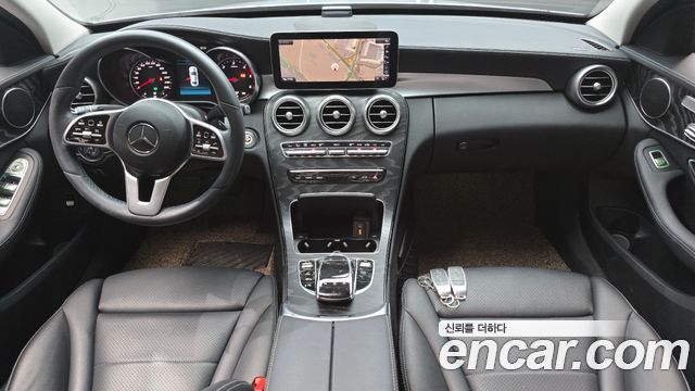 Mercedes-Benz C-Class 2019 — photo 10