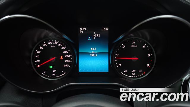 Mercedes-Benz C-Class 2019 — photo 11