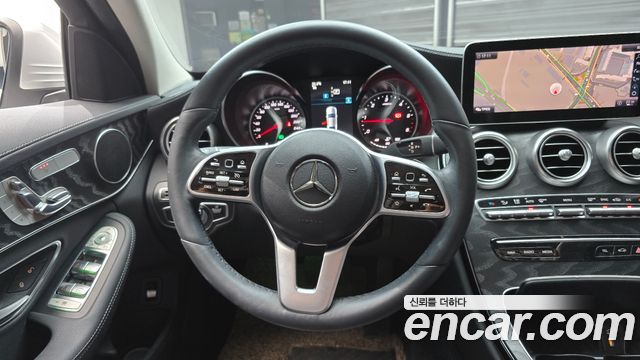 Mercedes-Benz C-Class 2019 — photo 19