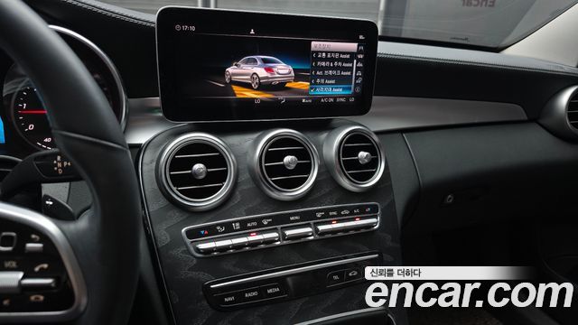 Mercedes-Benz C-Class 2019 — photo 22