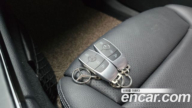 Mercedes-Benz C-Class 2019 — photo 24