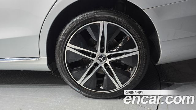 Mercedes-Benz C-Class 2019 — photo 7