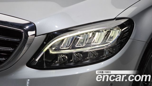 Mercedes-Benz C-Class 2019 — photo 8
