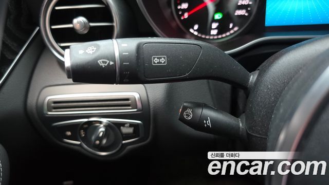 Mercedes-Benz C-Class 2019 — photo 30