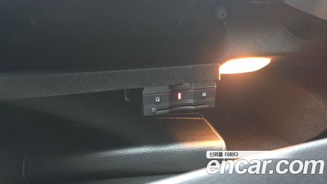 Mercedes-Benz C-Class 2019 — photo 31