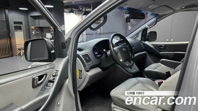 Hyundai Starex 2017 — photo 10