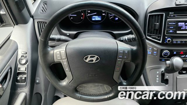 Hyundai Starex 2017 — photo 13