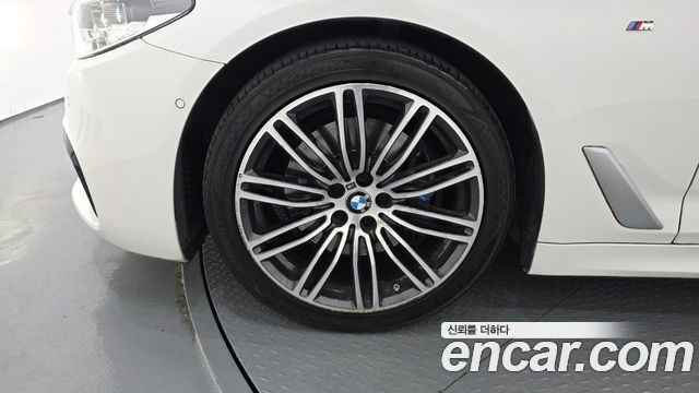 BMW 5-Series 2019 — photo 5