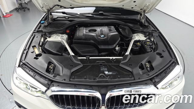 BMW 5-Series 2019 — photo 6