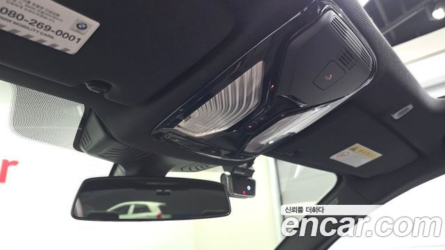BMW 5-Series 2019 — photo 18