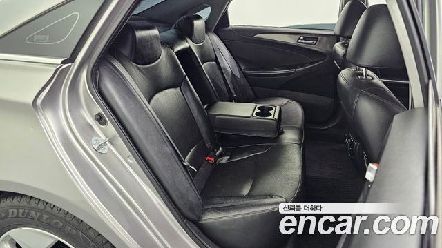 Hyundai Sonata 2012 — photo 11