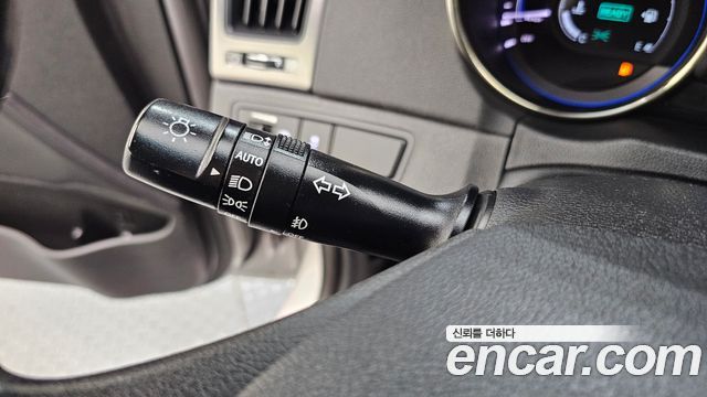 Hyundai Sonata 2012 — photo 17