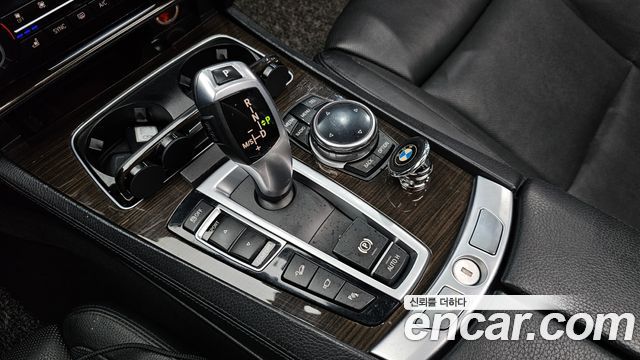 BMW 7-Series 2014 — photo 12