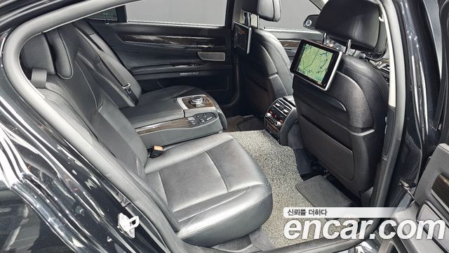 BMW 7-Series 2014 — photo 17