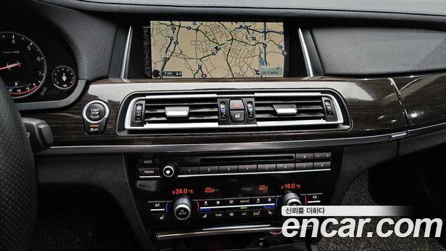 BMW 7-Series 2014 — photo 19