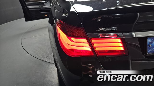 BMW 7-Series 2014 — photo 9